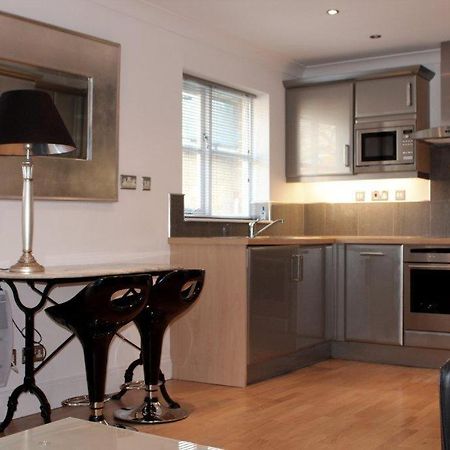 הרטפורד Parks Serviced Apartments חדר תמונה