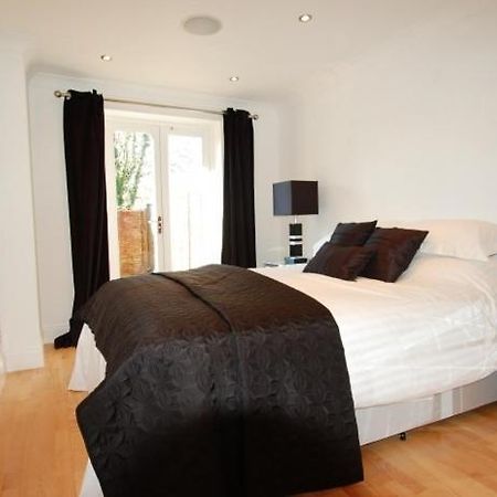 הרטפורד Parks Serviced Apartments חדר תמונה